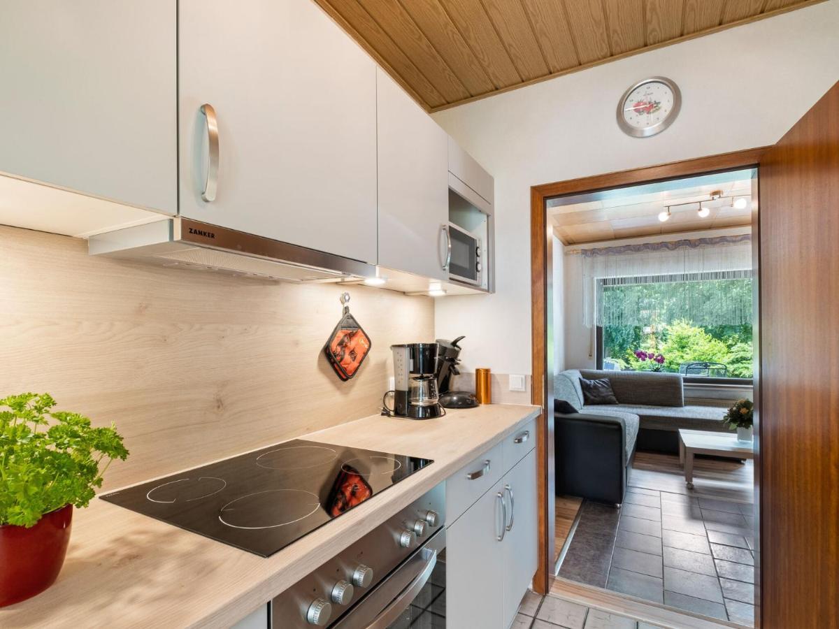 Idyllic Bungalow In Feusdorf With Forest View Ruang foto
